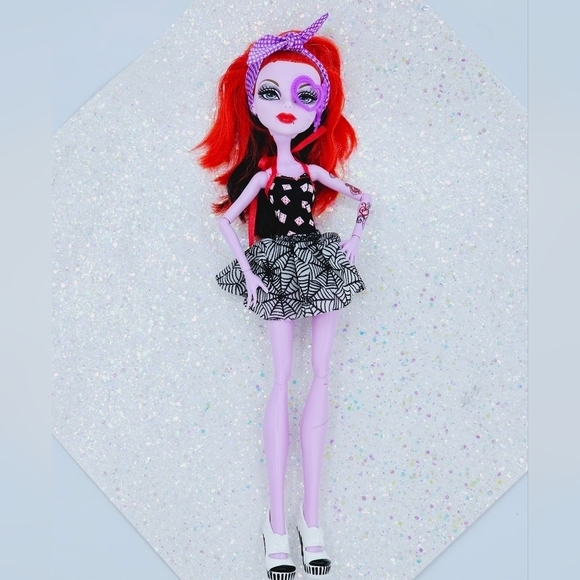 Monster High Operetta Dance Class Doll - Picture 2 of 8